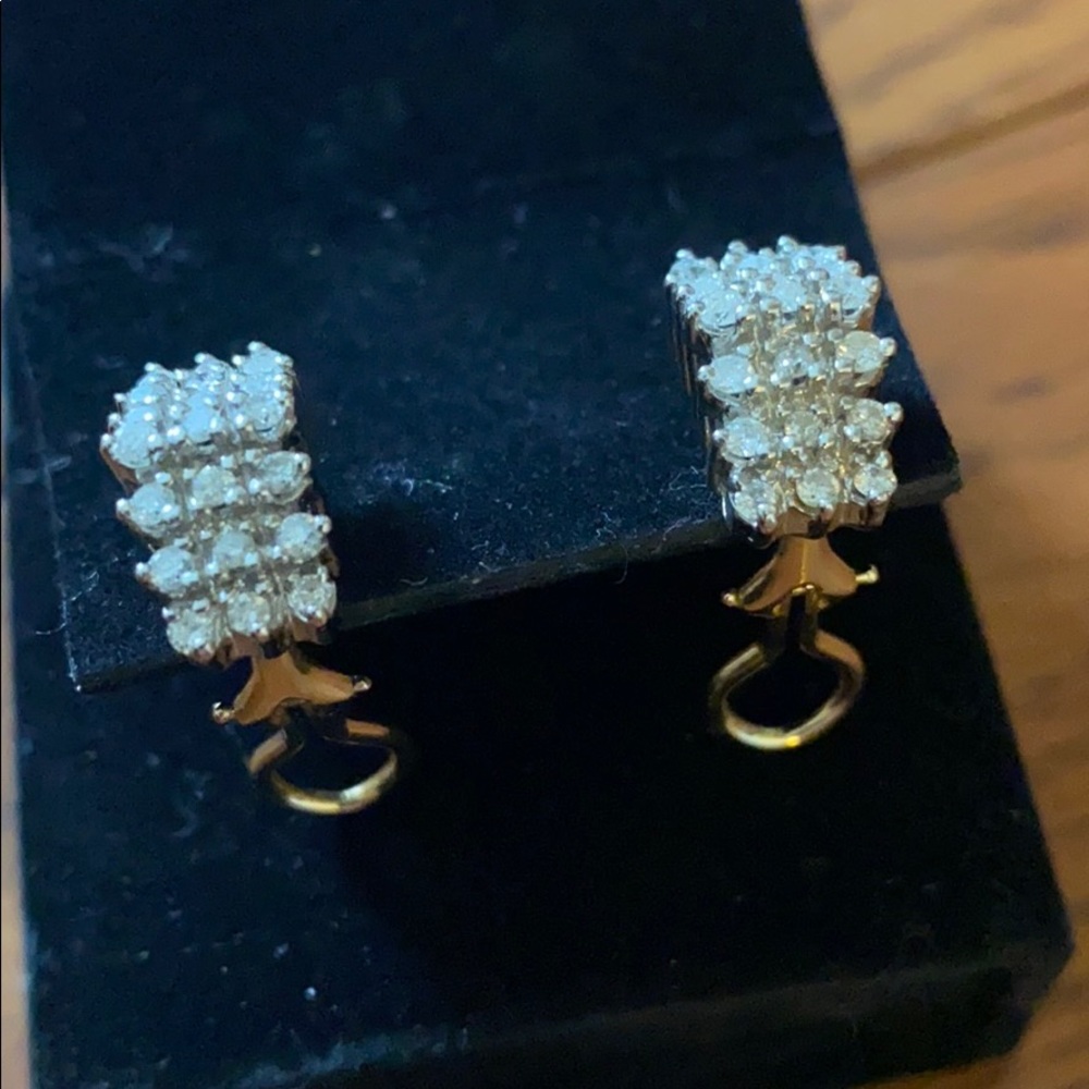 Diamonds earring PRICE FIRM❤️ - Picture 2 of 6